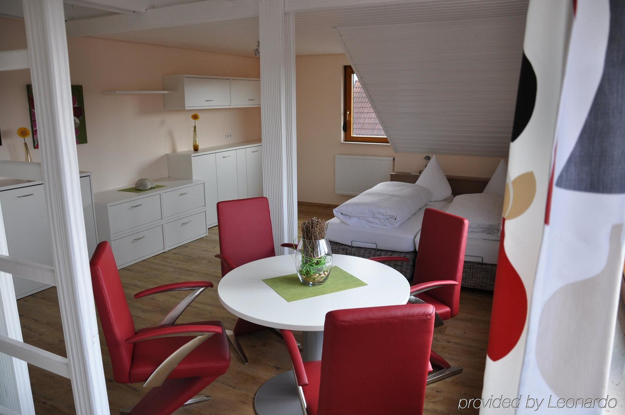 Loewen Hotel & Restaurant فندلينغن آم نيكار المظهر الخارجي الصورة